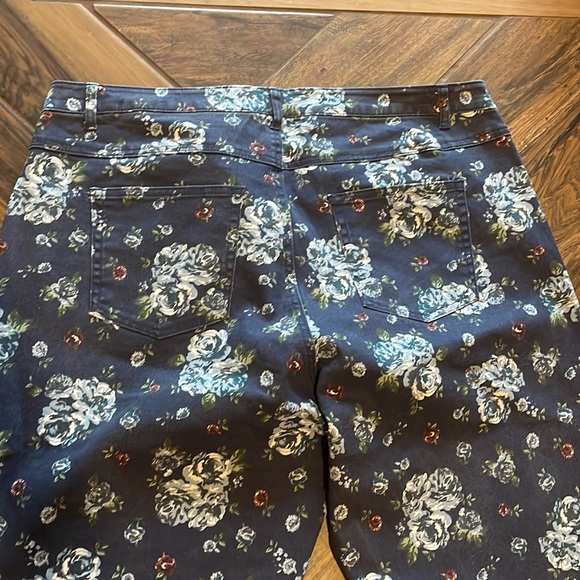 Flower jeans - Picture 4 of 7